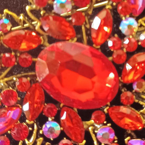Gorgeous Prong set Red Rhinestone Brooch !! - Picture 5 of 5